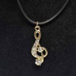 Collier grandes clef de sol - Cuir tressé – Image 3
